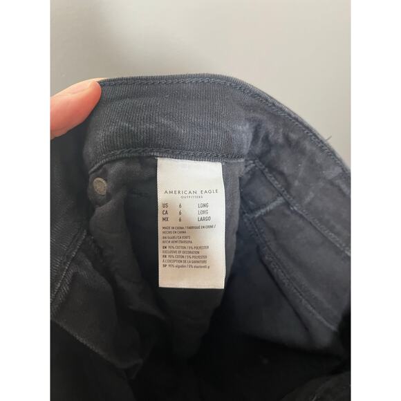 American Eagle High Rise Busted Knee Mom Jeans In Black Size 6 Long - Picture 5 of 7